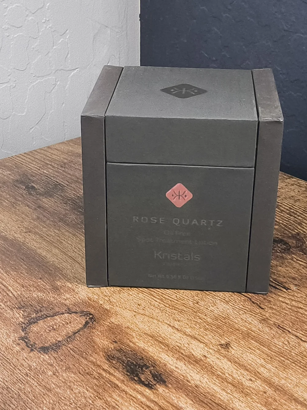Rose Quartz Skin Treatment Lotion - Black and Pink